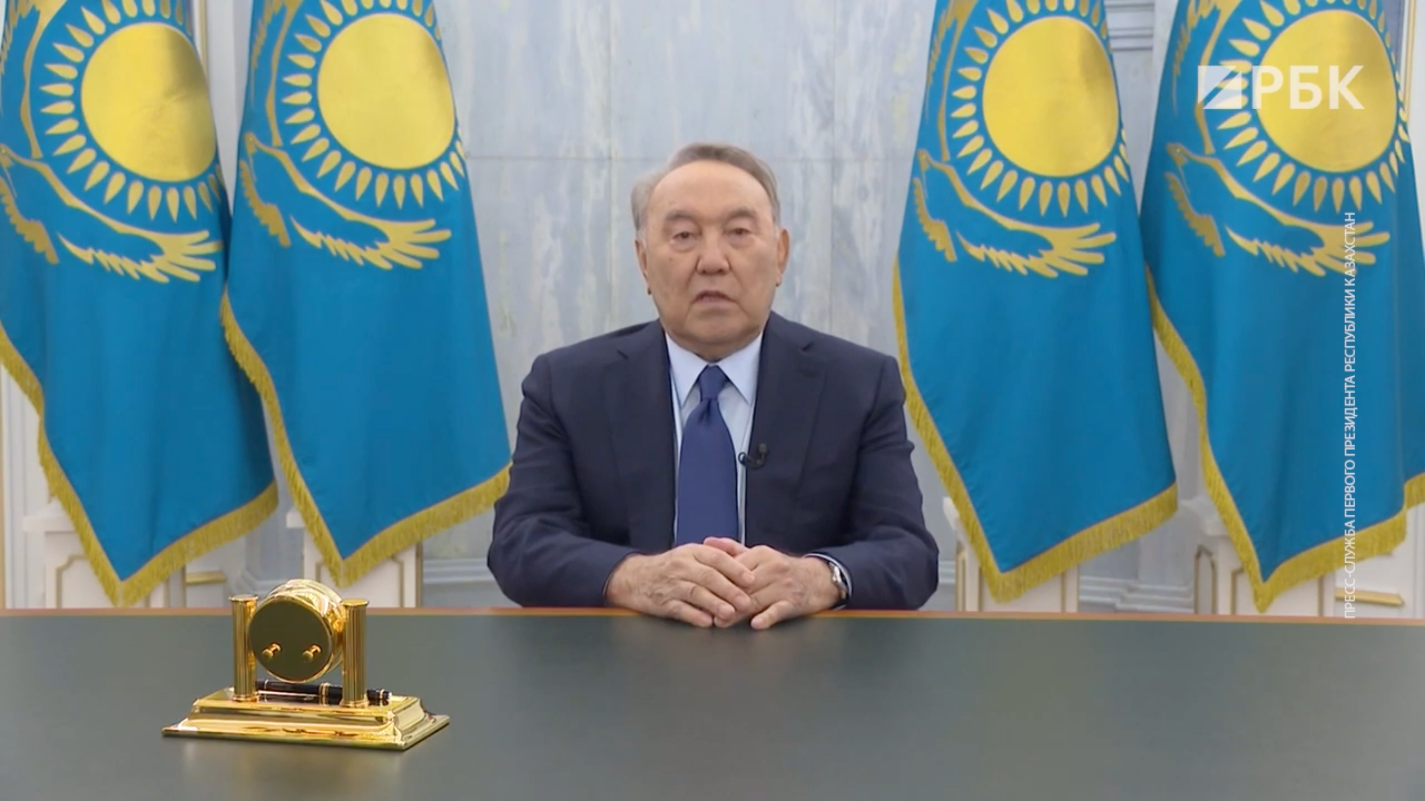 Назарбаев лишился одного из последних постов"/>














