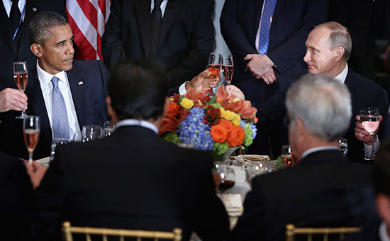 Президент США Барак Обама и&nbsp;президент России Владимир Путин во&nbsp;время официального завтрака от&nbsp;имени&nbsp;Генерального секретаря ООН Пан Ги Муна в&nbsp;честь глав делегаций, участвующих в&nbsp;70-й сессии Генеральной Ассамблеи ООН