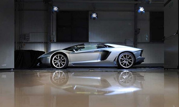 Lamborghini показала родстер Aventador LP700-4