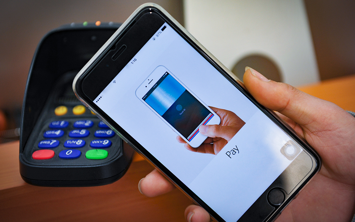 В систему переводов ЦБ внедрят платежи смартфоном по аналогии с Apple Pay