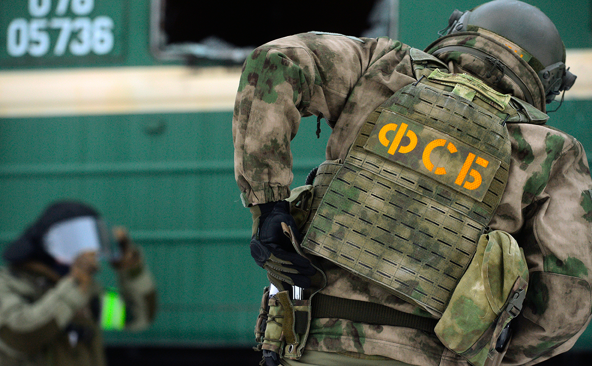 ФСБ сообщила о предотвращении терактов против чиновников Крыма и Херсона"/>













