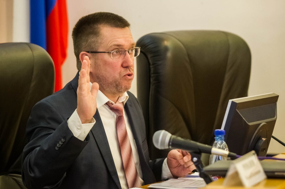 Производство штурмовых крюков и карабинов анонсировал&nbsp;депутат Тюменской областной думы Юрий Баранчук.