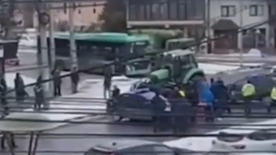 Румынские фермеры начали пропускать украинские фуры через границу