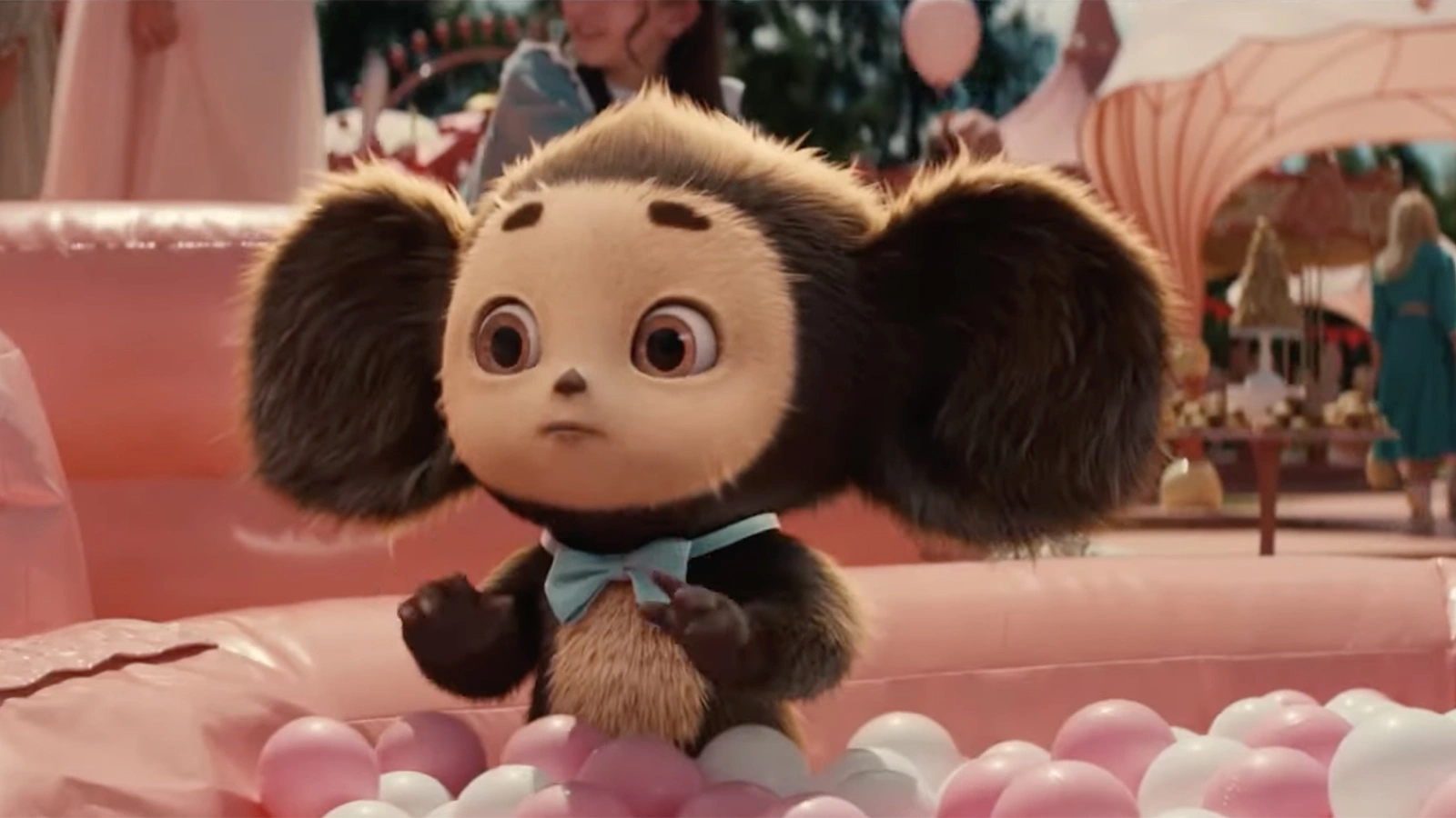 Кадр из фильма «Чебурашка 2»