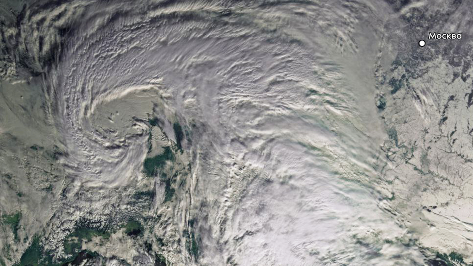 Вид из космоса на снежный циклон, подошедший к Москве