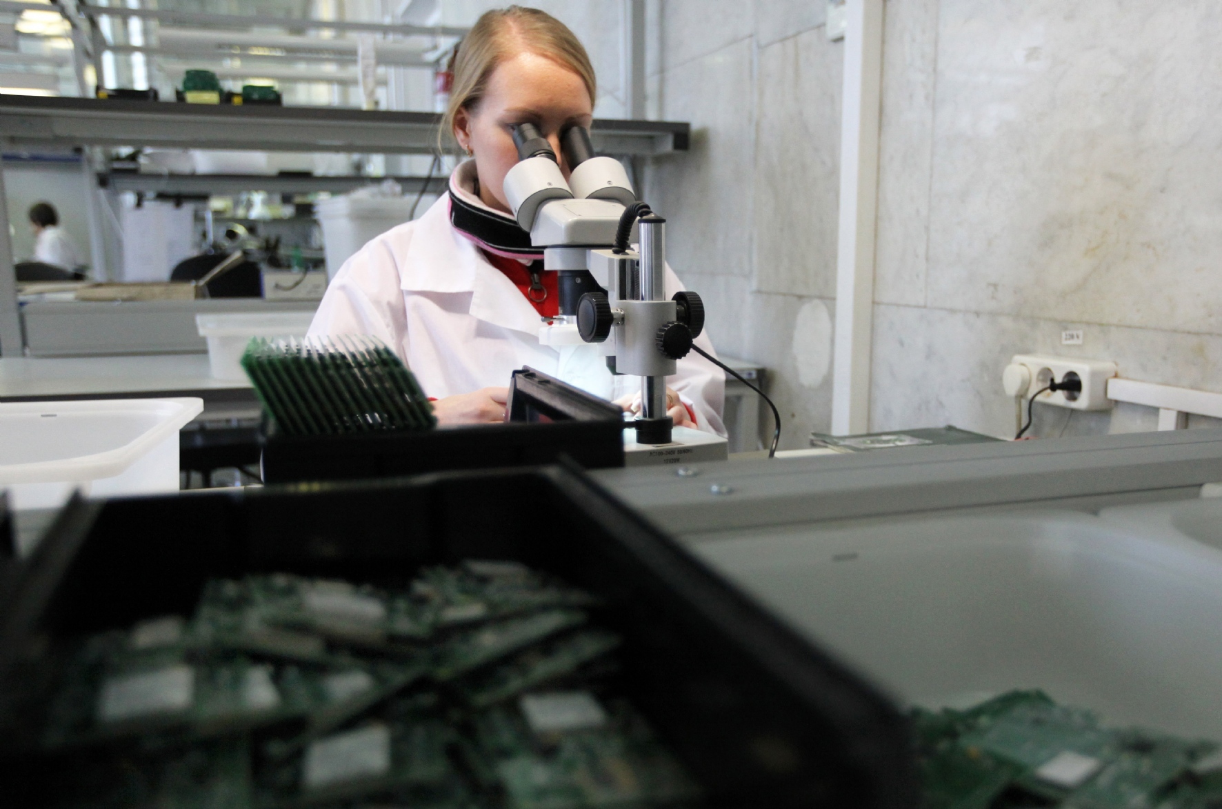 Производство радиоэлектроники - лидер в промышленности Петербурга по темпам роста