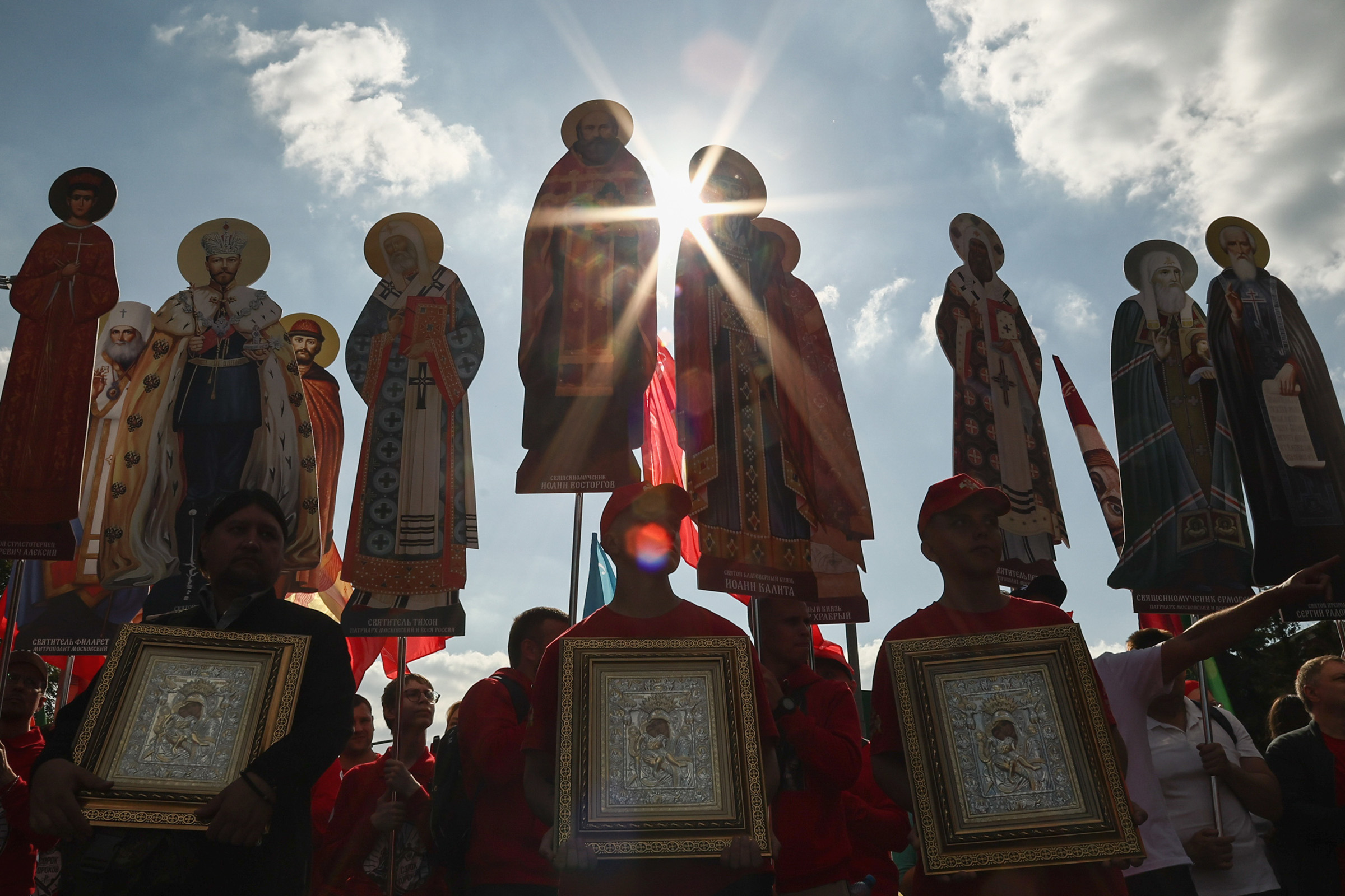 Пеший путь занял около трех часов.