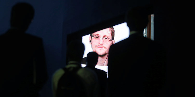 Сноуден заявил о риске ареста новой главы ЦРУ в странах Евросоюза