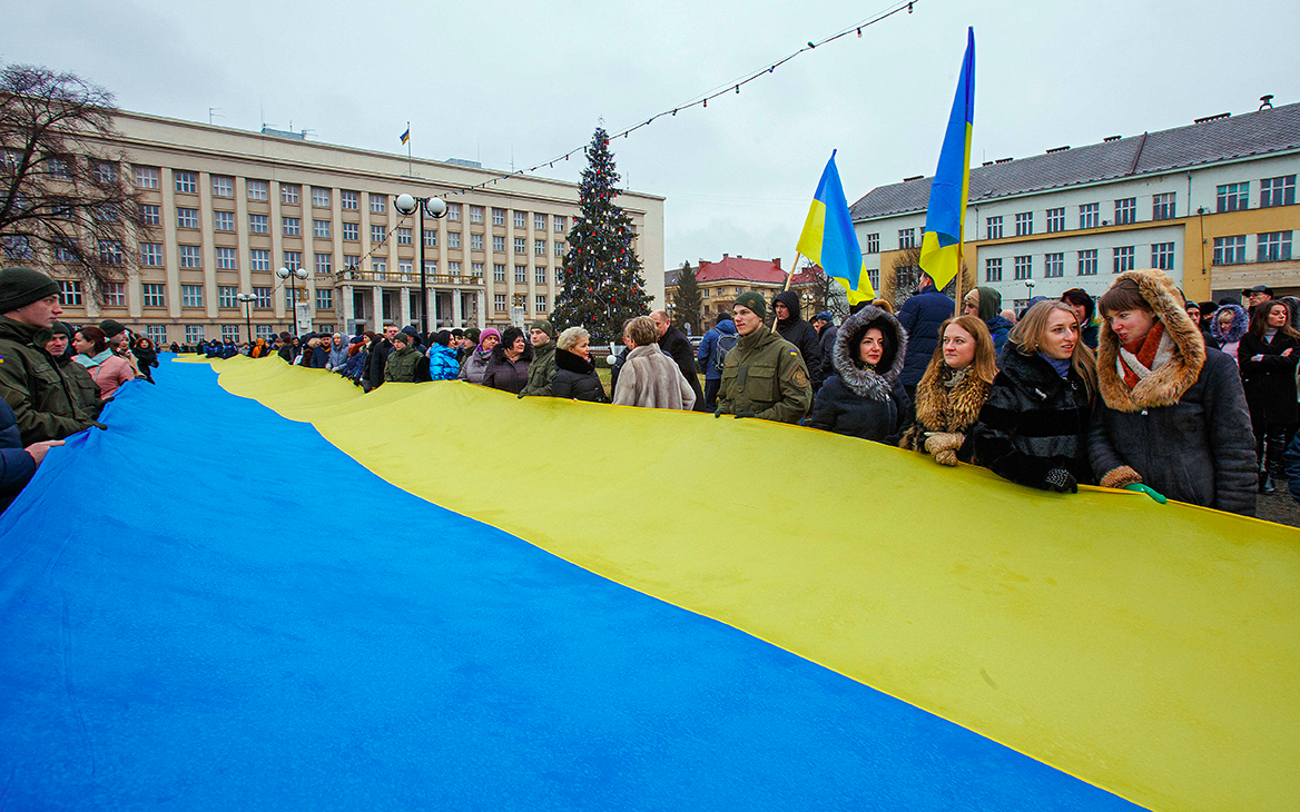 Более 70% украинцев назвали Россию враждебной страной