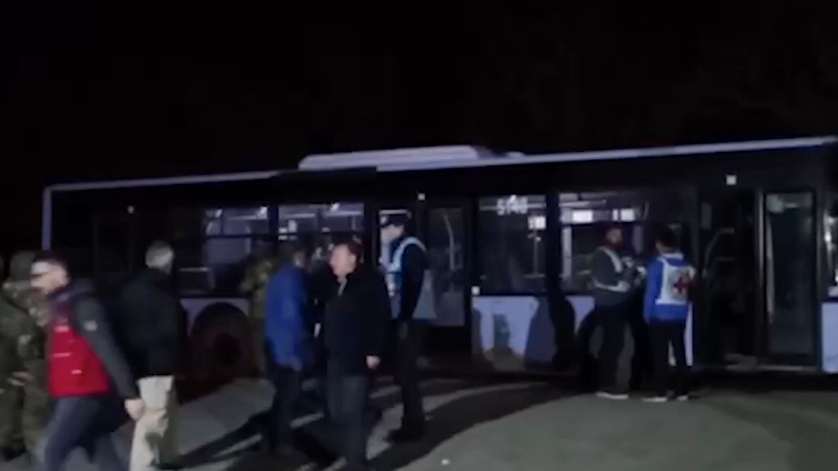 Минобороны объявило об эвакуации 46 человек из домов рядом с «Азовсталью»