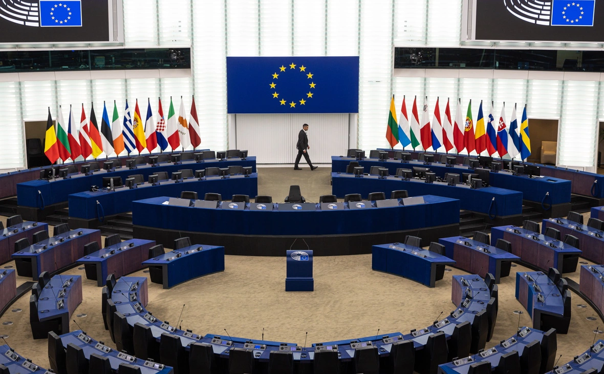 Christophe Petit Tesson / EPA / ТАСС