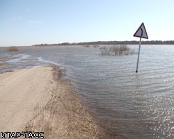 Весенние воды снесли речной мост в Хакасии