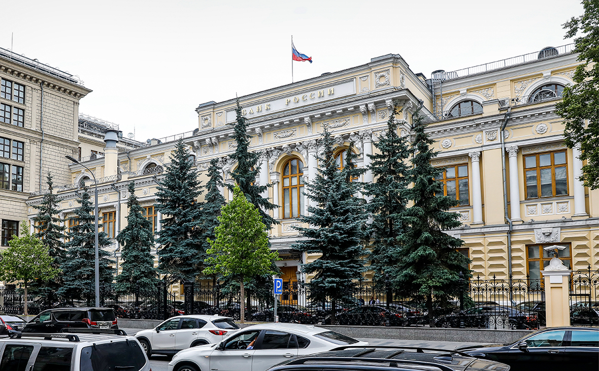 ЦБ введет для банков новые ограничения по выдаче потребкредитов — РБК