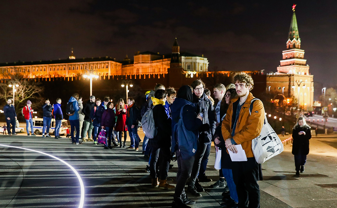 Очереди на одиночные пикеты предложили признать митингом