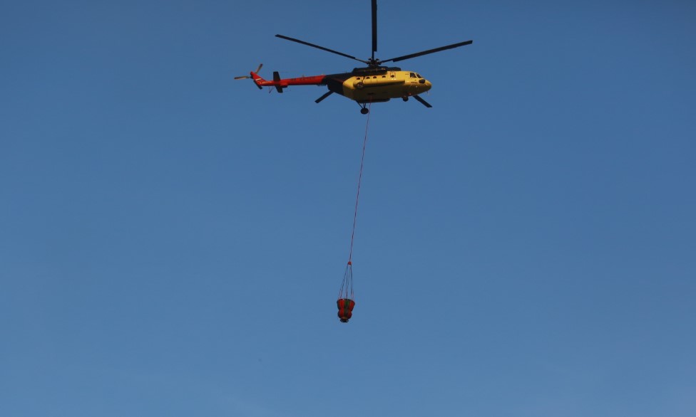 В Тюмени природные пожары тушили 6 вертолетов.