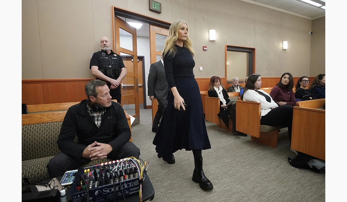 <p>Актриса Гвинет Пэлтроу в зале суда, 24 марта 2023 года</p>