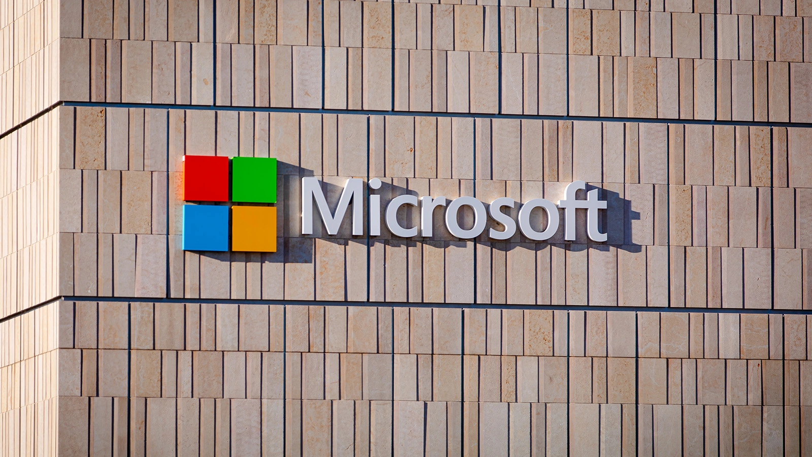 Microsoft обвинили в использовании пиратских книг для обучения ИИ