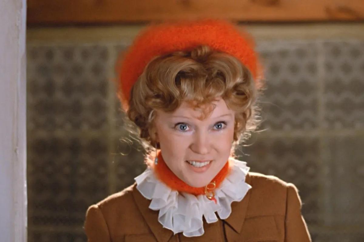 Людмила Гурченко в фильме «Любовь и голуби», 1984 год