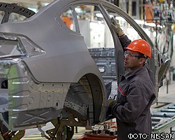 Остановленные конвейеры запустит петербургский Nissan 