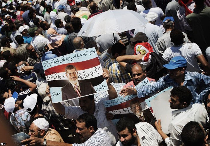 Сторонники шариата провели в Каире многотысячный митинг