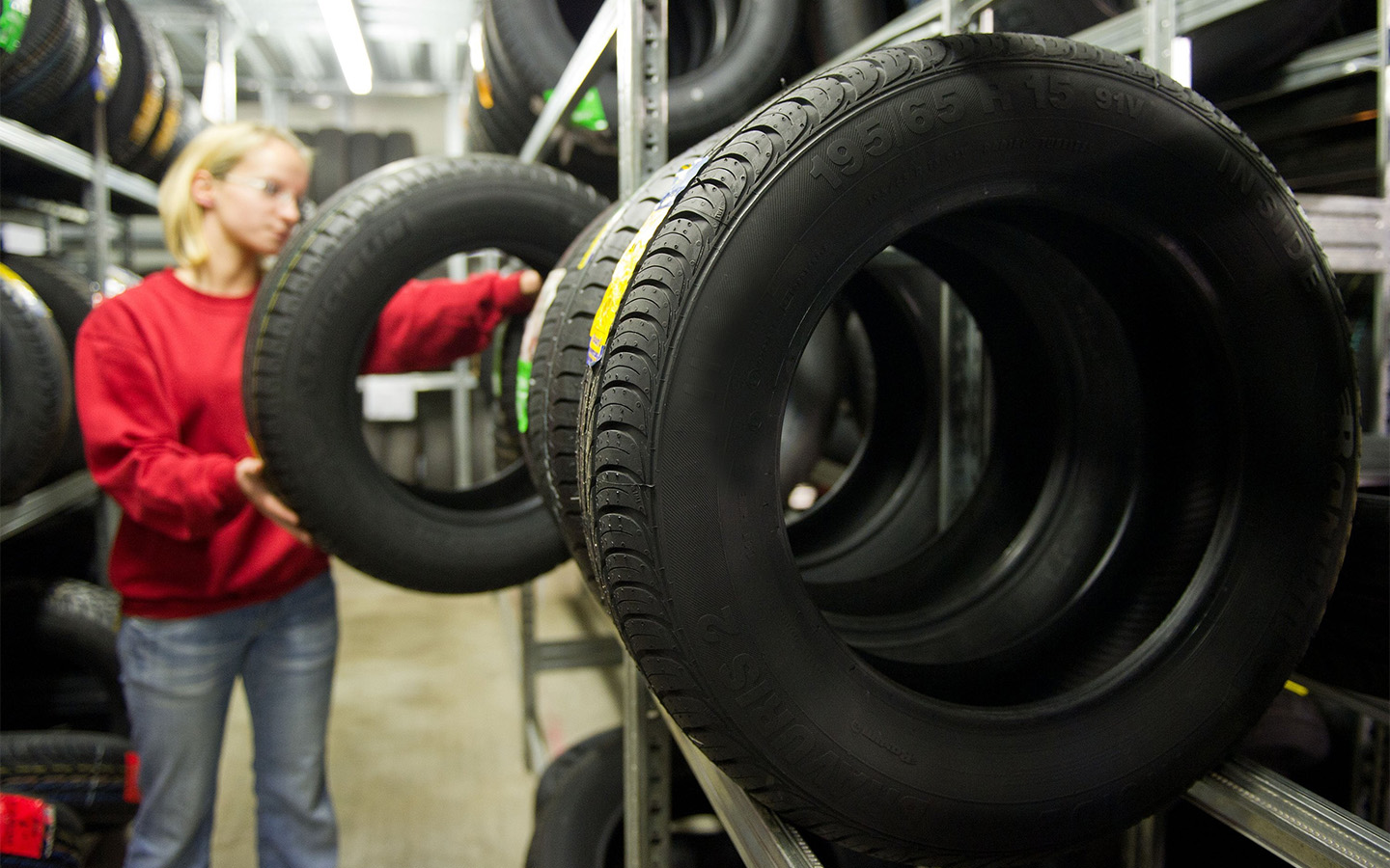 Покрышки с маркировкой M+S подойдут обычным легковым моделям и передвигающимся в основном по асфальту кроссоверам с двигателями средней мощности