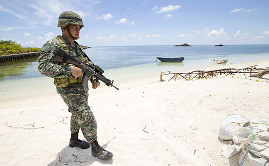 Филиппинский солдат на одном из островов Спратли