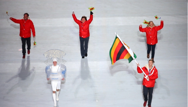 Сборная Зимбабве представлена на Олимпийских играх одним спортсменом - горнолыжником Люком Штейном. Он же и нес флаг своей страны на церемонии открытия Игр.