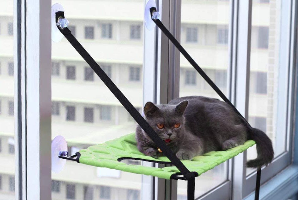 Подвесной гамак для кошки на окно