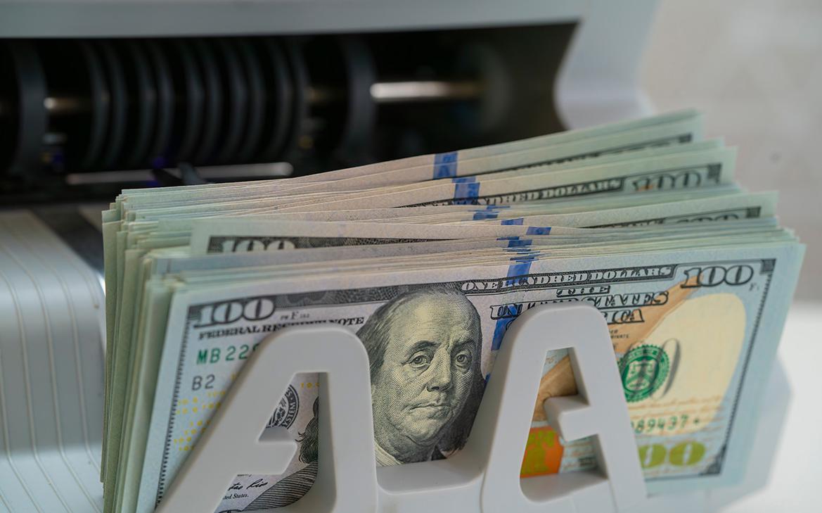 Приток валюты на вклады россиян оказался максимальным почти за два года