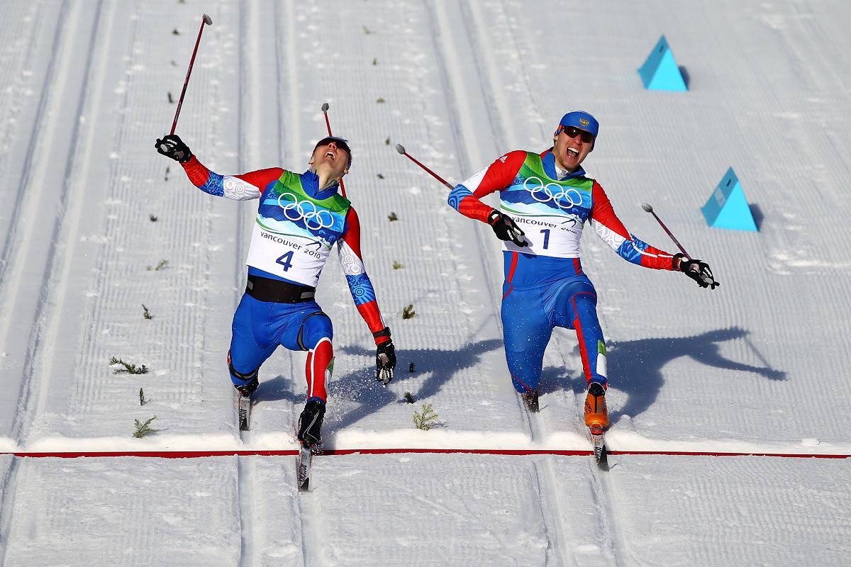 Никита Крюков (золотая&nbsp;медаль)&nbsp;и Александр Панжинский (серебряная&nbsp;медаль) на Играх в&nbsp;Ванкувере-2010