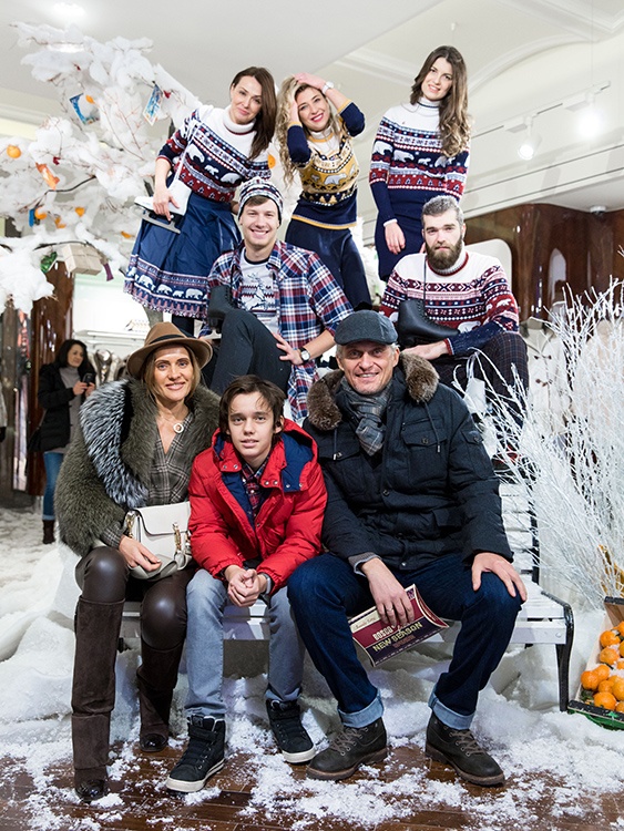 Олег Тиньков с семьей