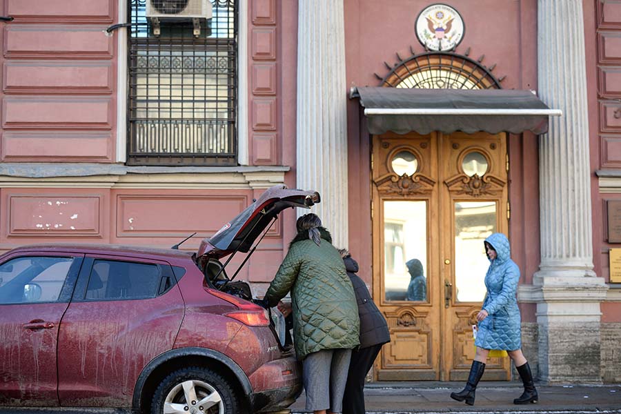 Сотрудники дипмиссии США также должны освободить резиденцию в Гродненском переулке