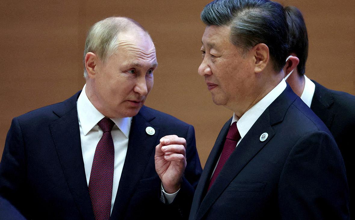 Владимир Путин беседует с Си Цзиньпином