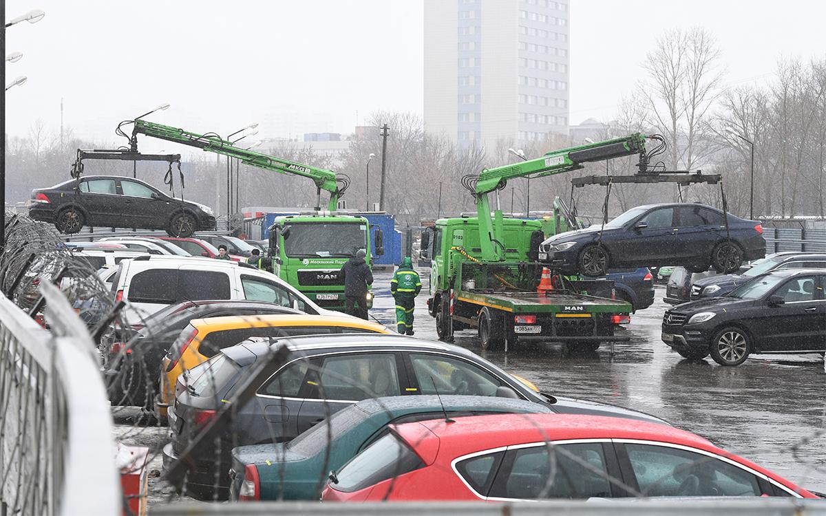 С начала года в Москве эвакуировали более 52 тыс. премиальных машин