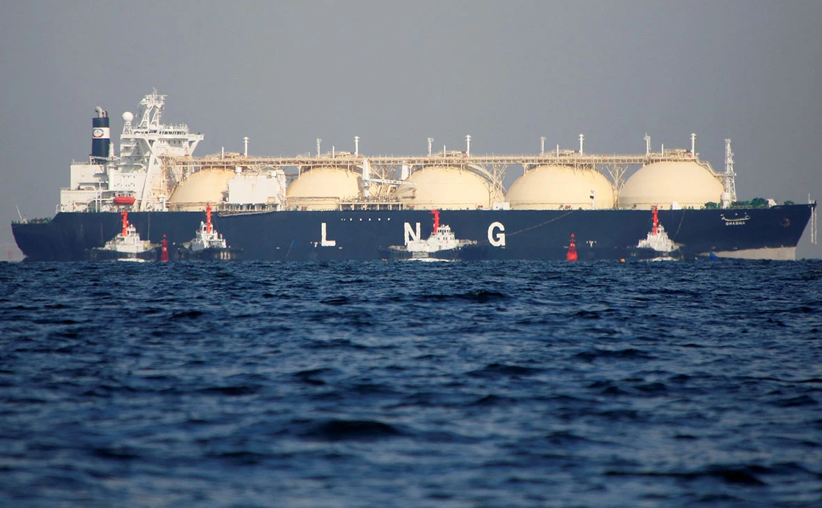 Issei Kato / File Photo / Reuters