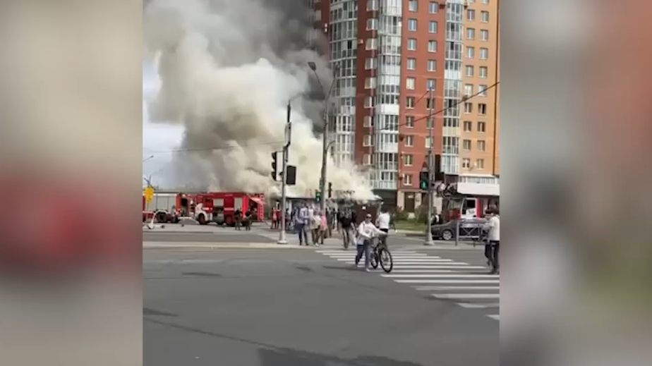 В Петербурге загорелся ресторан «Чайхона»