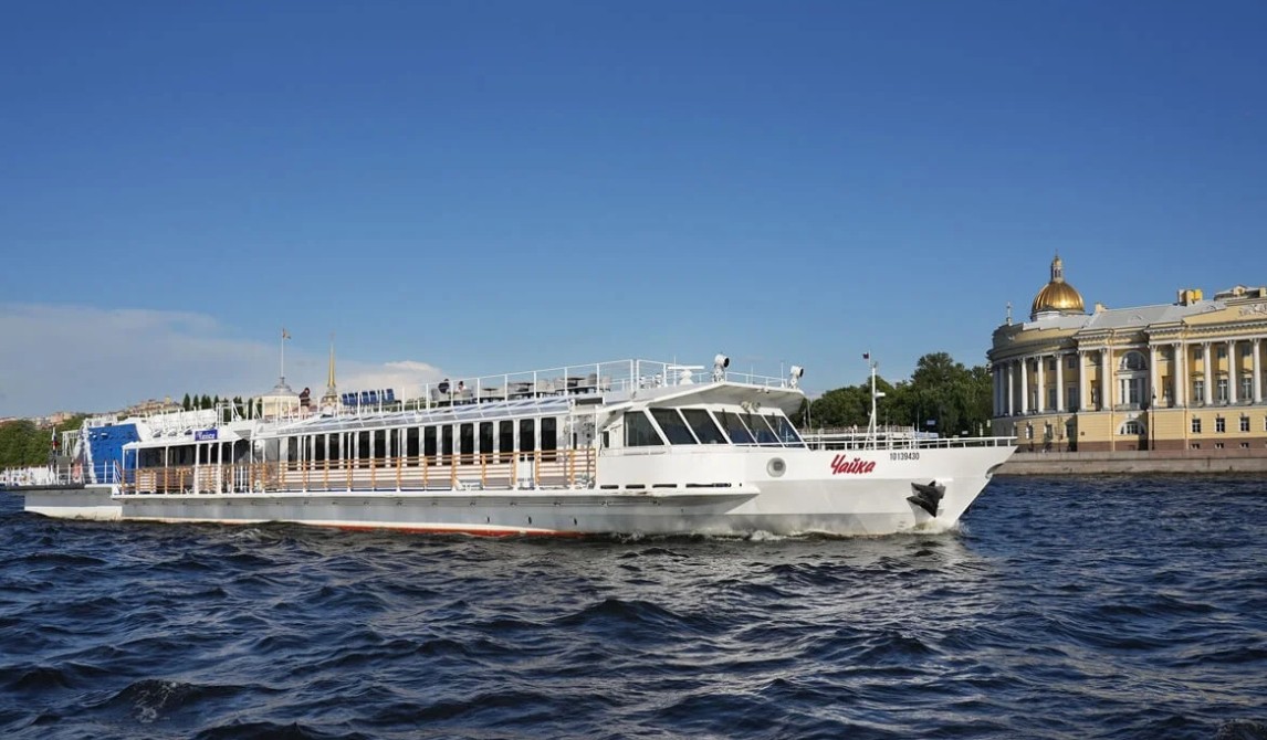 Первое российское речное пассажирское судно &laquo;Чайка&raquo; с двигателями, работающими на СПГ