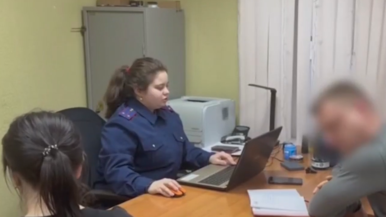 В Канске задержали отца и инспектора по делу об убийстве детей матерью
