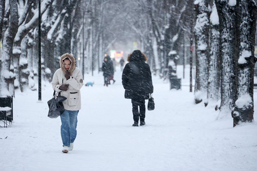 Объем осадков к вечеру пятницы может достичь 25% месячной нормы, предупреждает главный специалист столичного метеобюро Татьяна Позднякова.