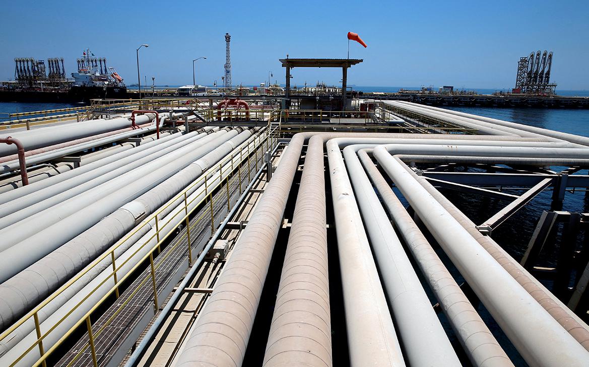 Reuters узнал, что Saudi Aramco остановила работу НПЗ из-за атак хуситов