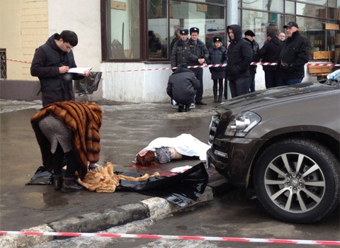СМИ: Вдову гангстера убили в Москве за отказ платить "дань" бандитам