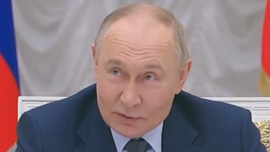 «Глядя друг другу в глаза»: Путин рассказал, как надо звать замуж