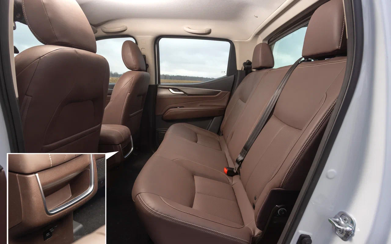 Просятся ручки на стойках и центральный подлокотник