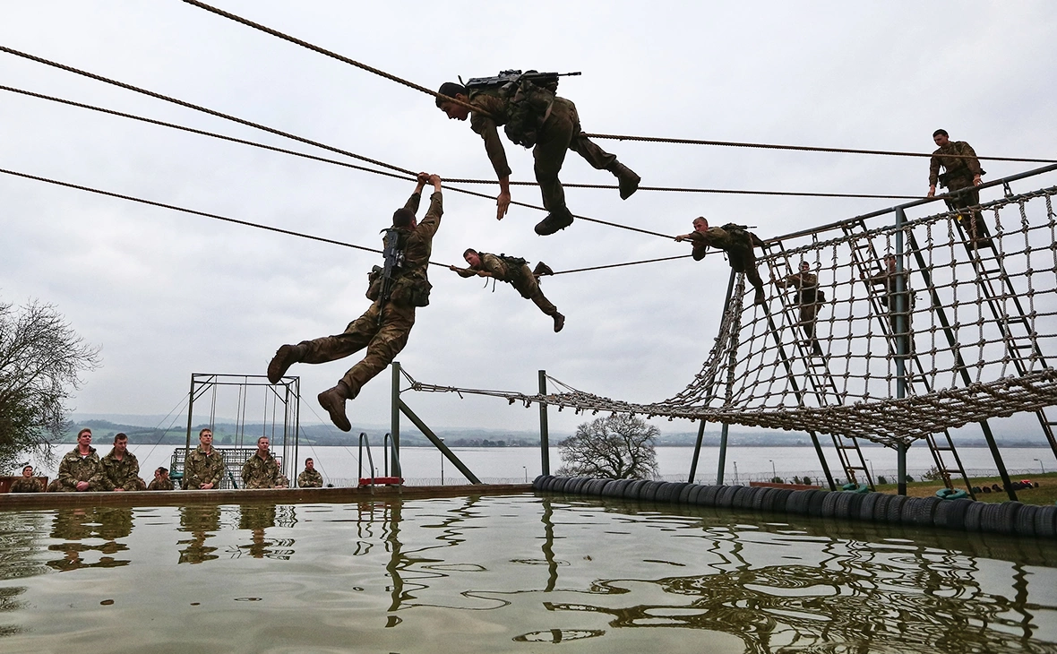 Carl Court / Getty Images