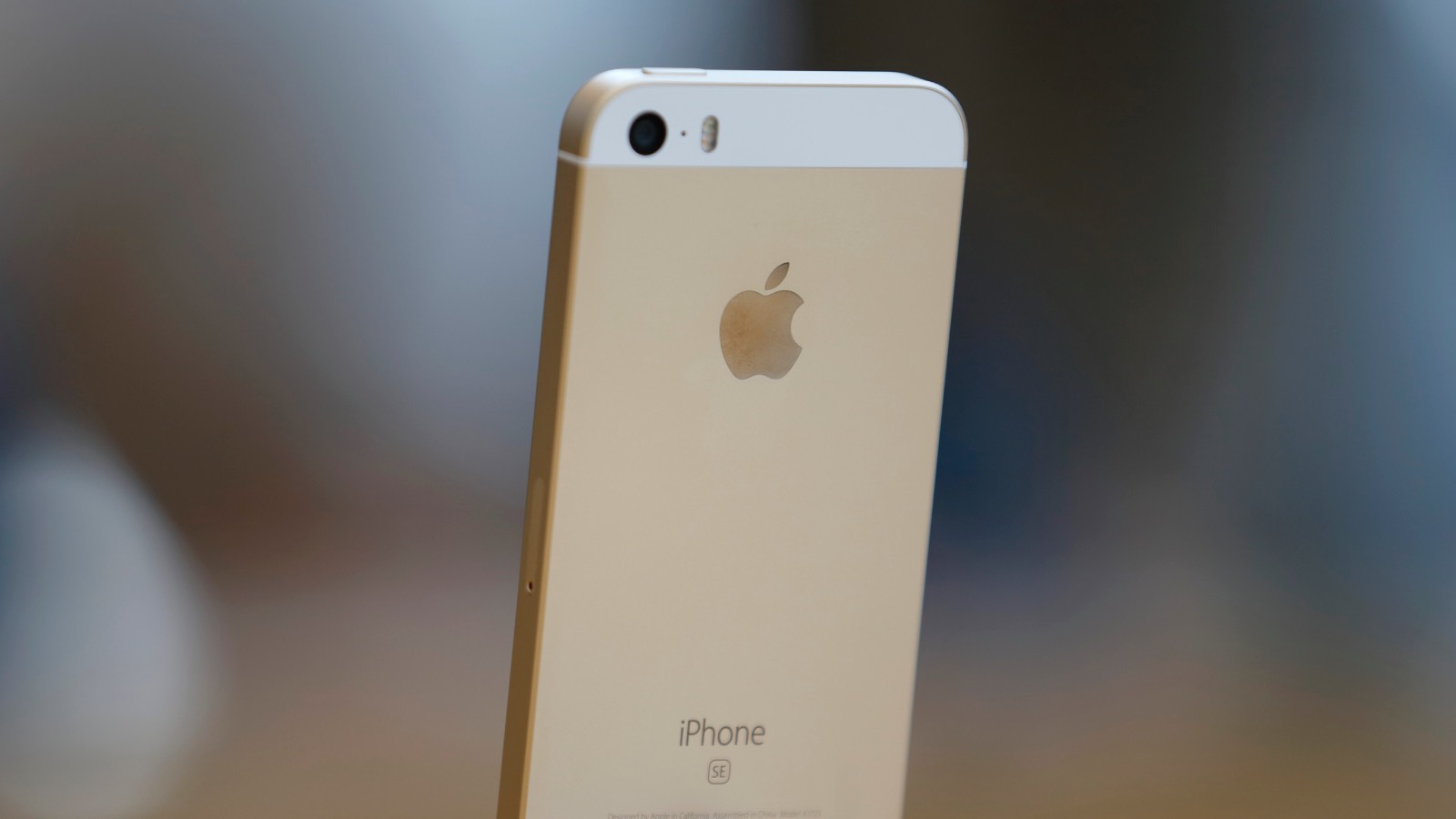 Этот iPhone Apple признала устаревшей моделью. Он был популярен