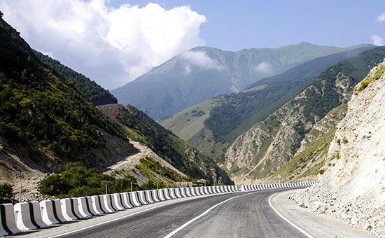 Дорога к городу Цхинвал в&nbsp;​Южной Осетии, 2009 год