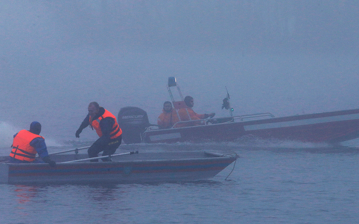 В Баренцевом море затонуло судно с 19 рыбаками на борту