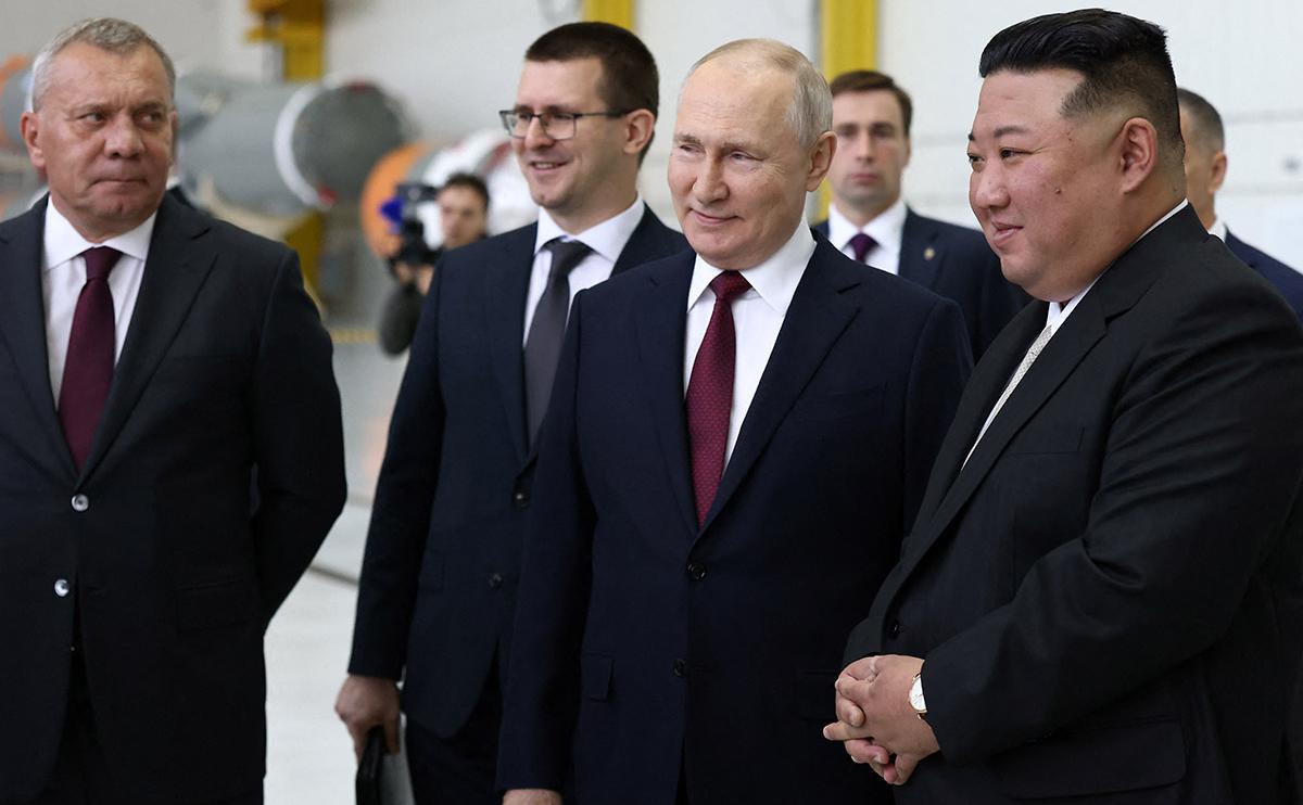 Владимир Путин и Ким Чен Ын&nbsp;во время встречи на космодроме Восточный