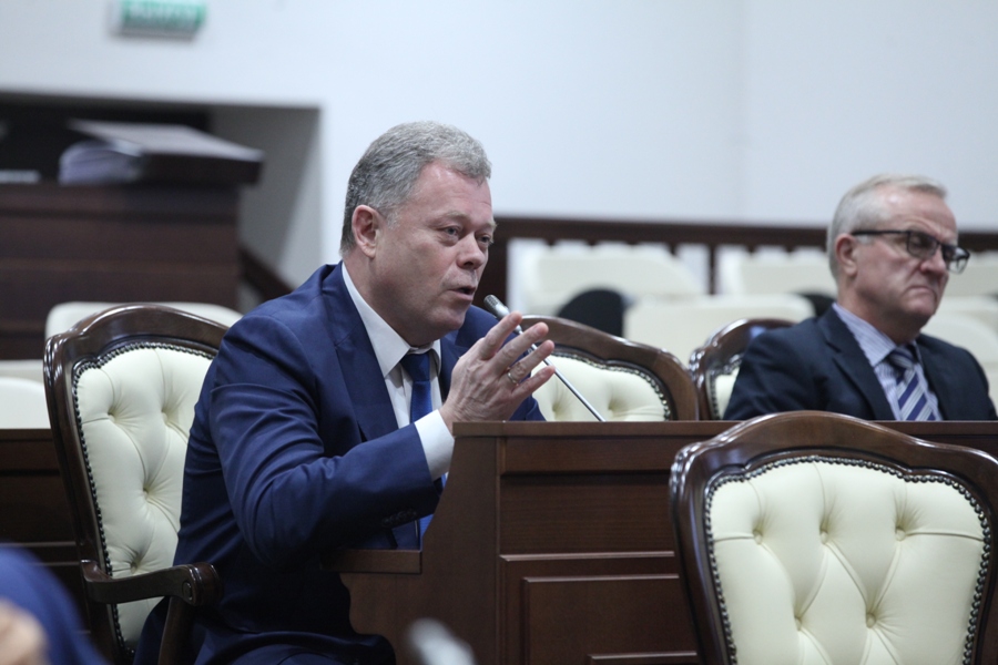 Юрий Кесслер (слева)