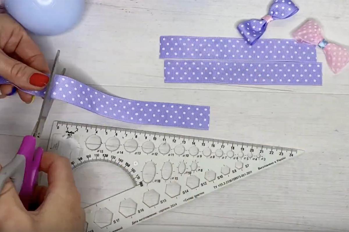 Как сделать новогоднюю гирлянду из шаров для сухого бассейна